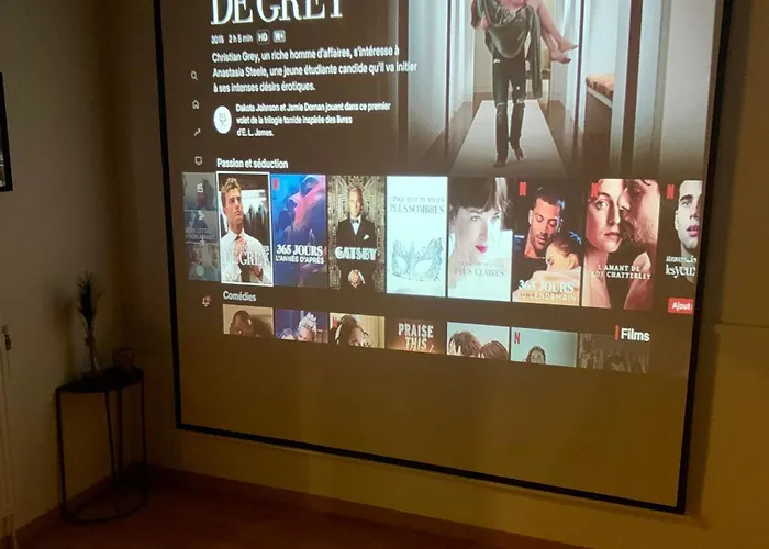 Chez Sophie, Logement Avec Jacuzzi Et Salle Cinema