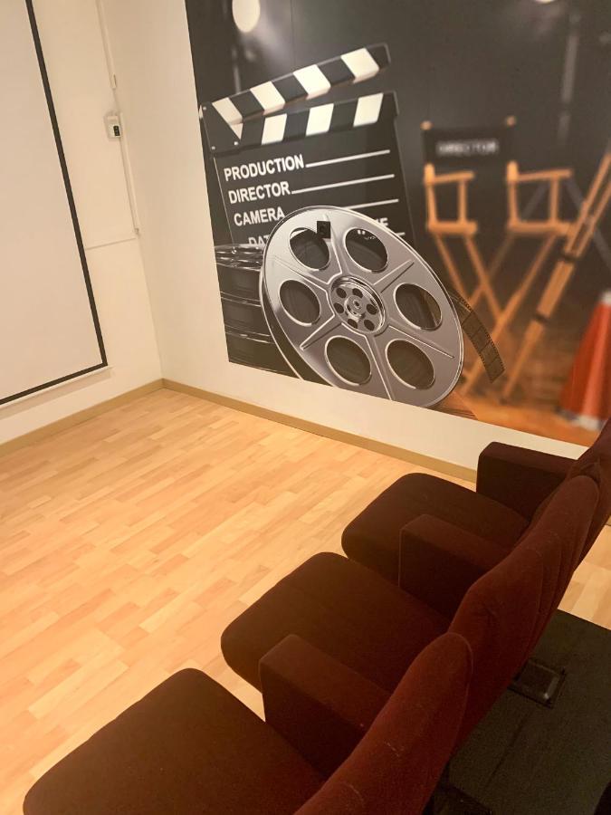 Apartment Chez Sophie, Avec Jacuzzi Et Salle Cinema
